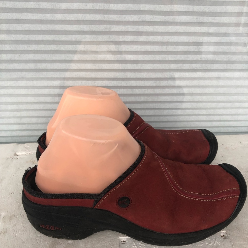KEEN Women's Red Nubuck Leather Slip On Mules Shoes Size 9